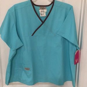 NWT -Women’s Urbane Scrub Top